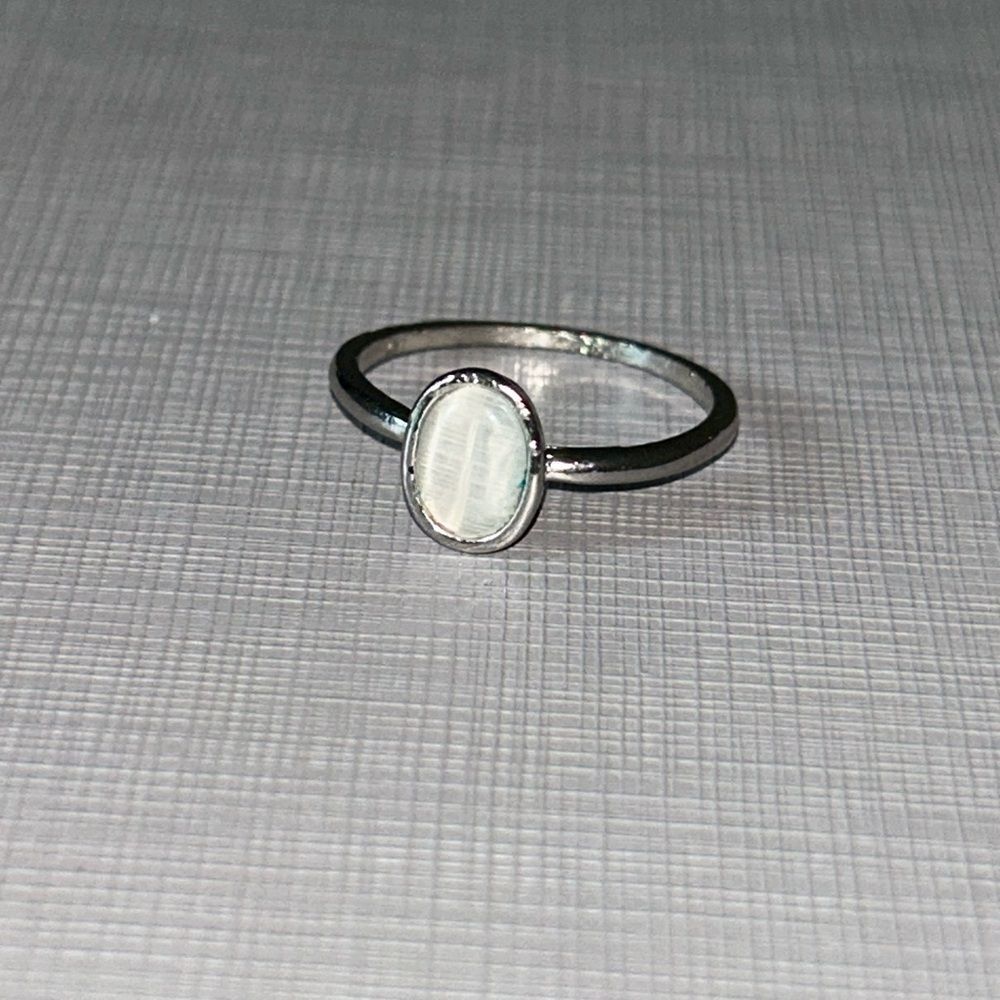 Elegant Silver Oval Ring
